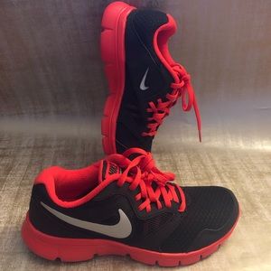 NIKE boys (women also) sneakers.